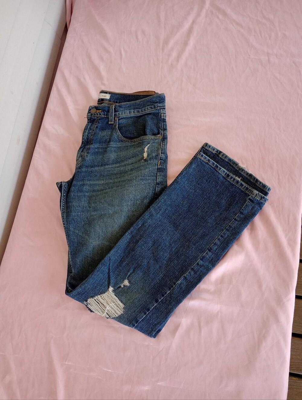 Signature Gold By Levi Strauss & co. Men's distressed relaxed Fit Jeans W32/L34